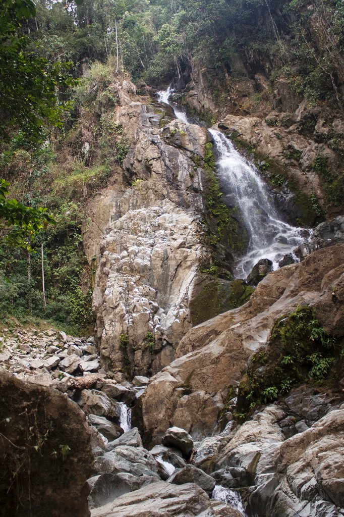 08-Waterfall in Nani Wartebone NP.jpg - Waterfall in Nani Wartebone NP